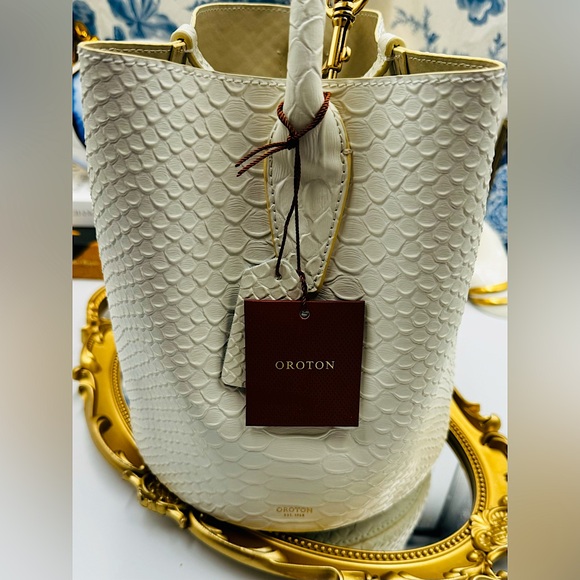 🆕 OROTON 🧿 NWT Mila Bucket Bag, White Snakeskin Textured Leather - Picture 8 of 15